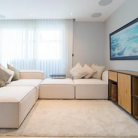 2br Penthouse Paradise With Jacuzzi & Bbq In Sliema By 360 Estates *