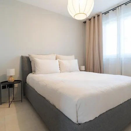 2br Penthouse Paradise With Jacuzzi & Bbq In Sliema By 360 Estates * Gzira