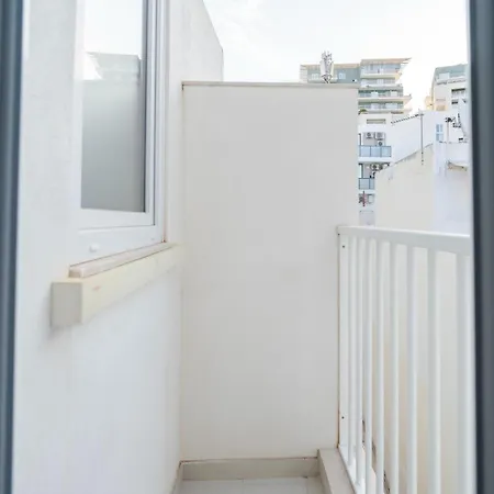 2br Penthouse Paradise With Jacuzzi & Bbq In Sliema By 360 Estates