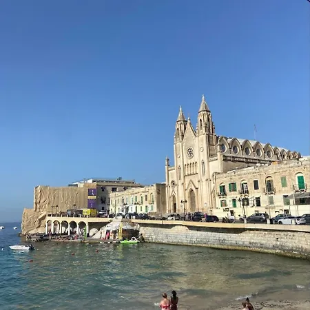 2br Penthouse Paradise With Jacuzzi & Bbq In Sliema By 360 Estates * Gzira