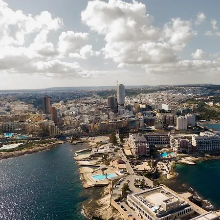 2br Penthouse Paradise With Jacuzzi & Bbq In Sliema By 360 Estates * Gzira