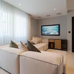 Apartment 2br Penthouse Paradise With Jacuzzi & Bbq In Sliema By 360 Estates *
