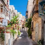 2br Penthouse Paradise With Jacuzzi & Bbq In Sliema By 360 Estates *