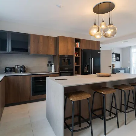 2br Penthouse Paradise With Jacuzzi & Bbq In Sliema By 360 Estates Apartman