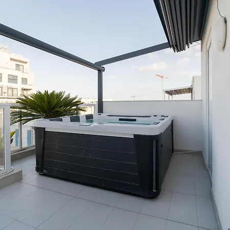 2br Penthouse Paradise With Jacuzzi & Bbq In Sliema By 360 Estates