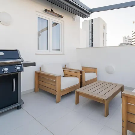 2br Penthouse Paradise With Jacuzzi & Bbq In Sliema By 360 Estates Apartman