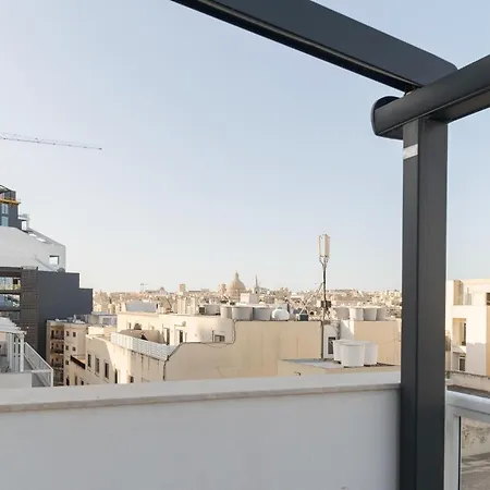 2br Penthouse Paradise With Jacuzzi & Bbq In Sliema By 360 Estates * Gżira
