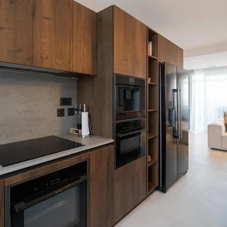 Apartman 2br Penthouse Paradise With Jacuzzi & Bbq In Sliema By 360 Estates *
