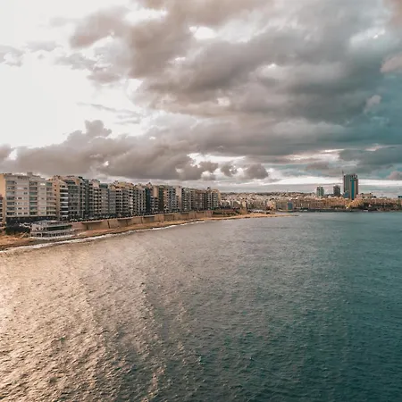 2br Penthouse Paradise With Jacuzzi & Bbq In Sliema By 360 Estates Apartament Gzira