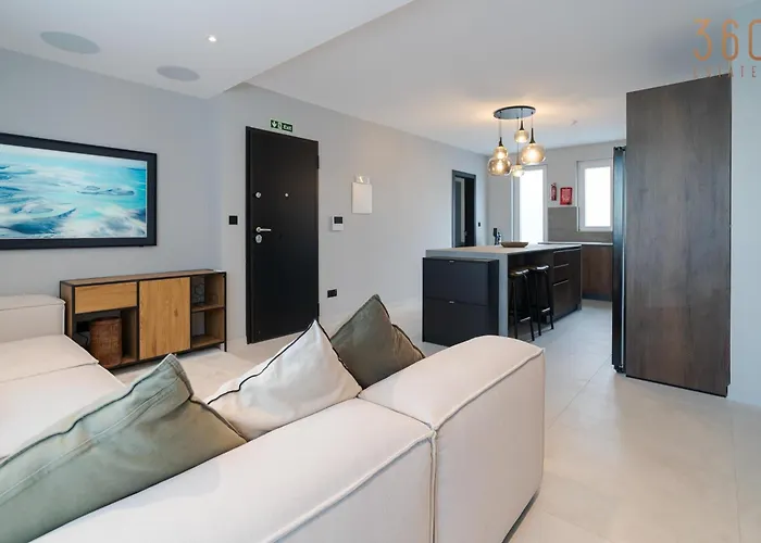 2br Penthouse Paradise With Jacuzzi & Bbq In Sliema By 360 Estates