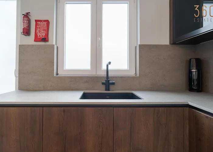 Lägenhet 2br Penthouse Paradise With Jacuzzi & Bbq In Sliema By 360 Estates