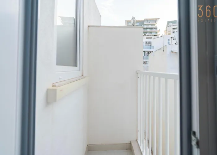 2br Penthouse Paradise With Jacuzzi & Bbq In Sliema By 360 Estates