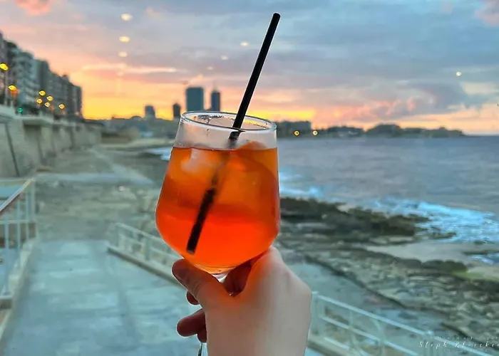 2br Penthouse Paradise With Jacuzzi & Bbq In Sliema By 360 Estates